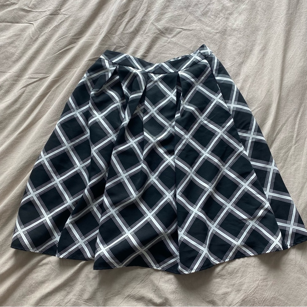 Express Mid Length Plaid Skirt With Pockets size 4